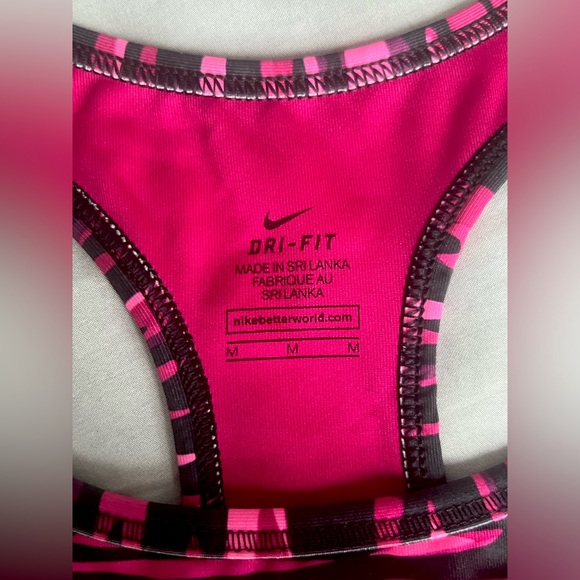 Nike Women’s DryFit Sports Bra — Pink Camo. Excellent Condition. Size Medium - Picture 2 of 7